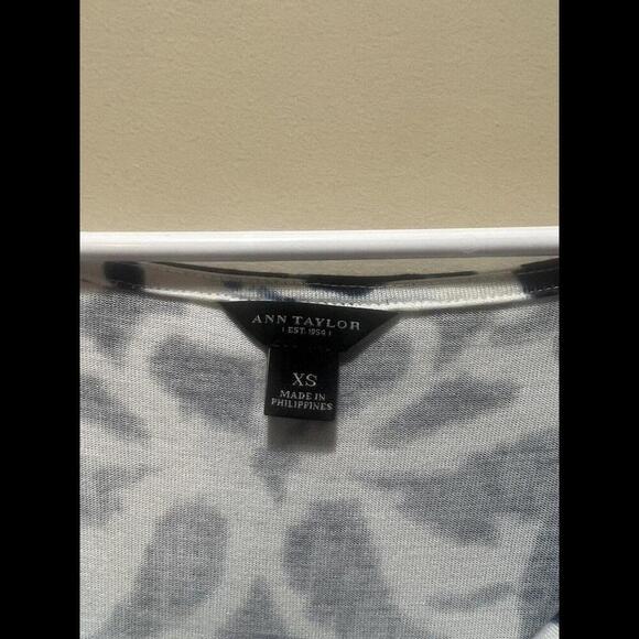 Ann Taylor Knit Dress XS Midi Ivory Navy Flower Print EUC - Picture 4 of 4